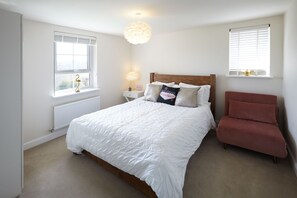 The Cinder Track Hideaway, Whitby - Host & Stay