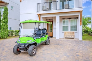 FREE 6-seat Golf Cart during your stay