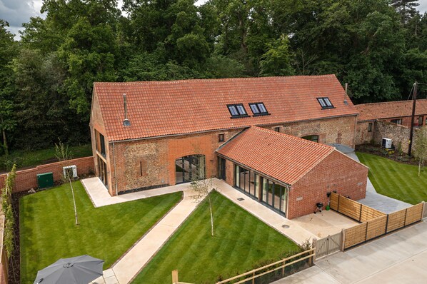 Myrtle's Barn adjacent to Harold's Barn - also available to let.  