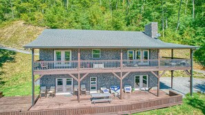 The lodge offers two decks. Perfect for your morning coffee & evening games!