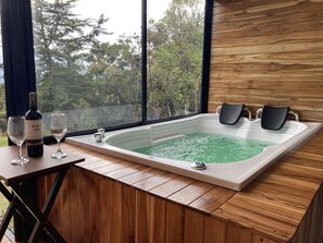 Jacuzzi privado Cabaña Meraki
