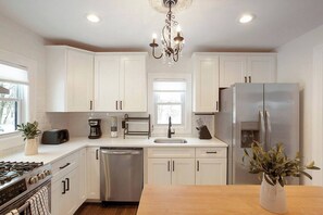 Renovated Goshen Cottage w/Deck, Grill & Fire Pit