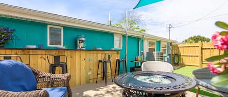 Fire Pit and Bar in the Private Backyard!