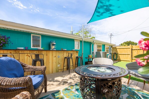 Fire Pit and Bar in the Private Backyard!