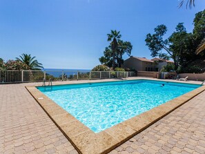 Water, Sky, Plant, Swimming Pool, Azure, Rectangle, Tree, Shade, Aqua, Composite Material