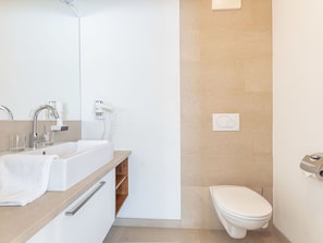 Mirror, Sink, Property, White, Tap, Plumbing Fixture, Bathroom, Purple, Bathroom Sink
