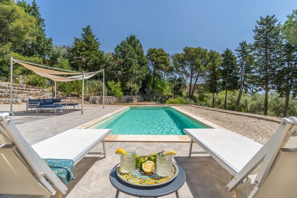 Building Exterior, Outdoor, Pool