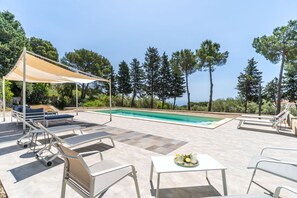 Building Exterior, Outdoor, Pool