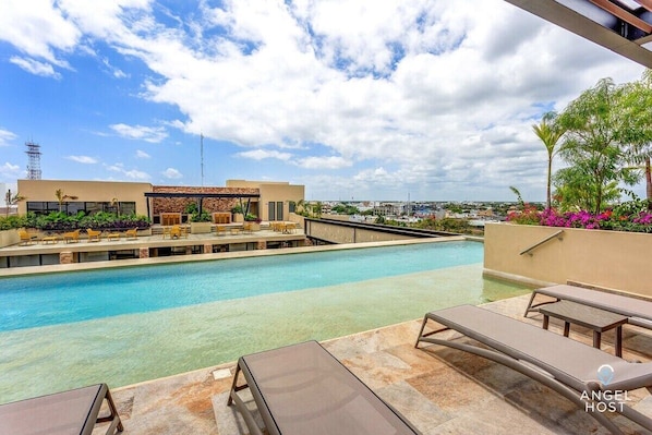 A captivating rooftop pool is always a good idea!