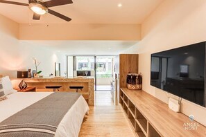 A perfect stay in Playa in walking distance to it all!