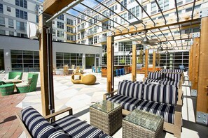 Kasa offers a new approach to hospitality—stylishly-designed, professionally-managed apartments and hotel rooms at sensible prices