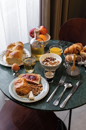Breakfast buffet