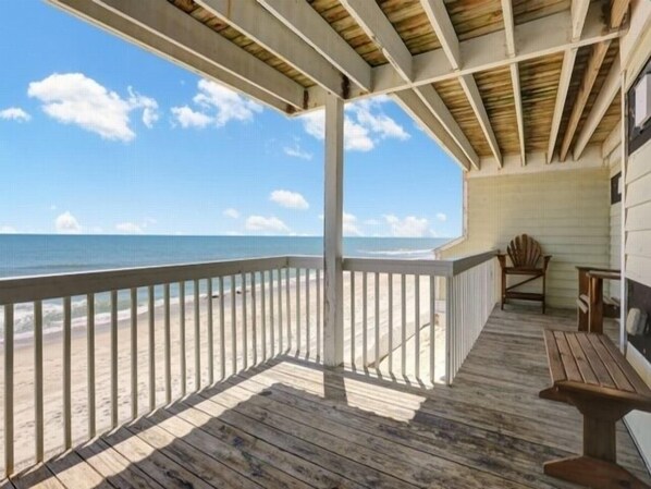 Porch, Balcony, Railing, Bench, Furniture