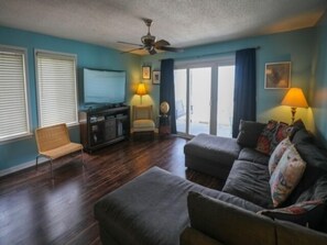Home Decor, Indoors, Couch, Furniture, Chair
