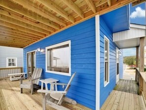 Building, Porch, Hardwood, Shelter, Outdoors