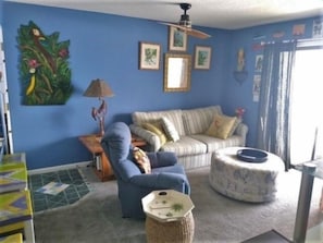 Furniture, Couch, Room, Indoors, Ottoman