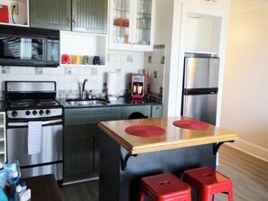 Indoors, Room, Kitchen, Oven, Kitchen Island
