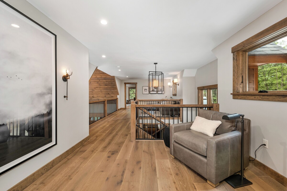 Ultimate luxury experience on Winnipesaukee AUGUST WEEKS SPECIAL