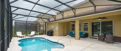 You'll have your private pool, spa, loungers, a gas grill and even a smoker!