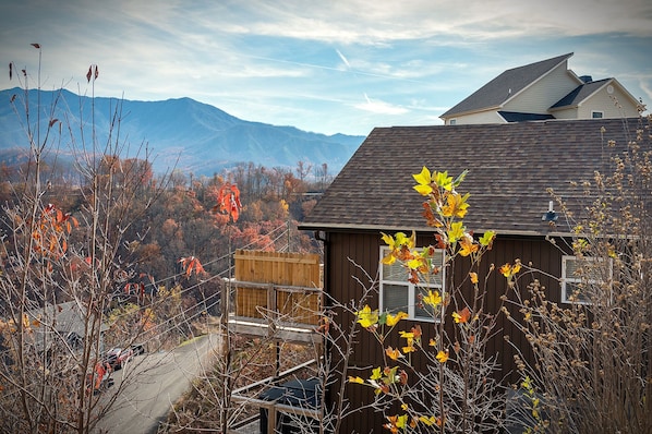 Side View of the property and mountains