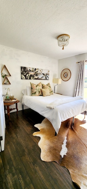 Guest Bedroom 1 - Queen Bed, with Mountain Views