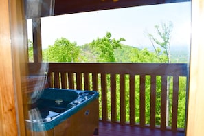 Relax and enjoy in hot tub with a enchanted view to remember for lifetime!!!!!