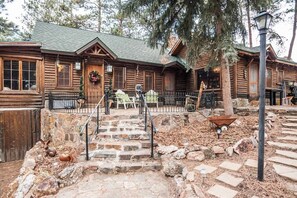 Front porch/entry