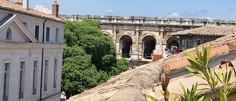 Vues sur les Arènes de la terrasse