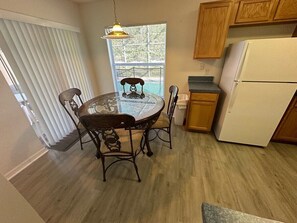 1119MCD - Breakfast Nook.jpeg