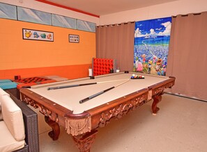 Spielezimmer