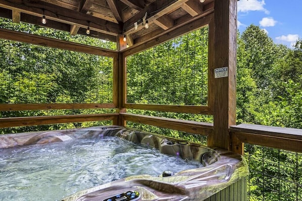 Bain à remous extérieur