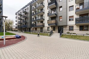 Enjoy easy access to the city's attractions from this well-located building. 
