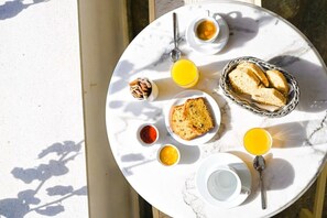 Savor a delicious breakfast, a delightful start to your day at our retreat