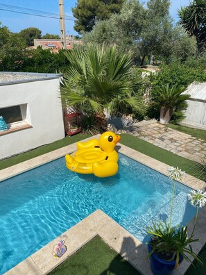 La piscine 4 / 2,50 nage à contre courant.