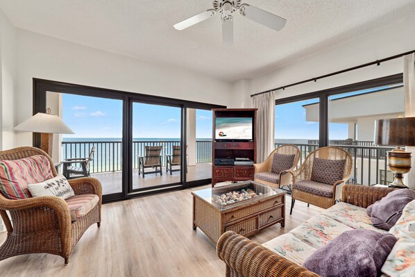 Welcome to The Palms 1004!