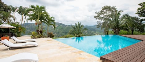 Vista da piscina,Piscina