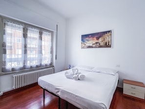 Double bedroom with built-in wardrobe