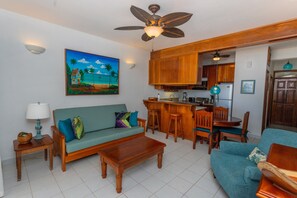 Coral Bay Villas - Living Room and Kitchen