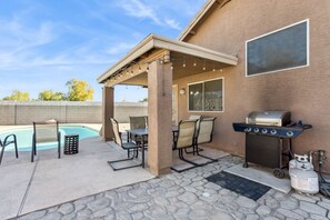 Outdoor dining and grill