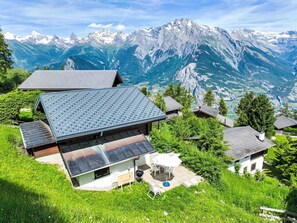 Nuage, Plante, Montagne, Ciel, Propriété, Bâtiment, Fenêtre, Paysage Naturel, Montagnes, Pente