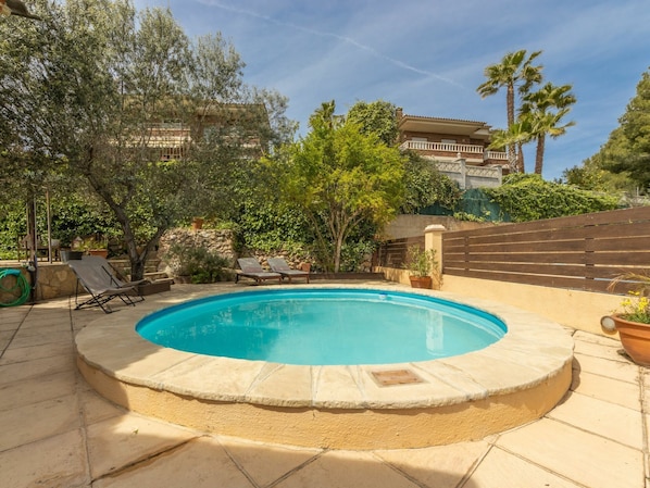 Water, Plant, Sky, Property, Swimming Pool, Cloud, Azure, Tree, Building, Leisure