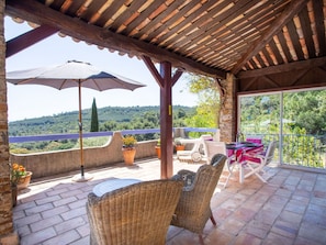 Propriété, Meubles, Plante, Ciel, Ombre, Chaise, Mobilier De Jardin, Bois, Loisir, Arbre