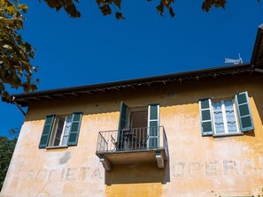 Furniture, Comfort, Wood, Bed, Lighting, Shade, Window, Floor, Flooring