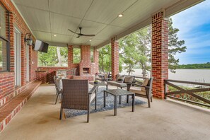 Furnished Patio