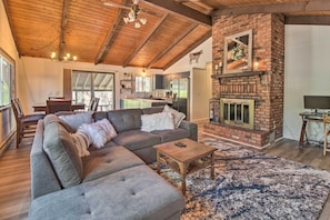 Living Room | Wood-Burning Fireplace (Firewood Not Provided)