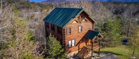 Welcome to our beautiful cabin tucked away in a quiet smoky mountain subdivision