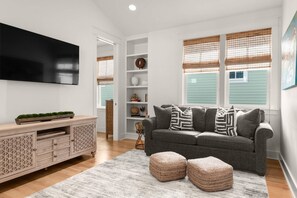 2nd living area on the top floor