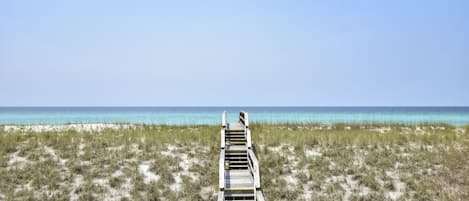 The private dune cross-over leads directly from the house to the - The private dune cross-over leads directly from the house to the beach!