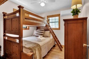 Downstairs bedroom with Twin over Full bed.