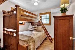 Downstairs bedroom with Twin over Full bed.